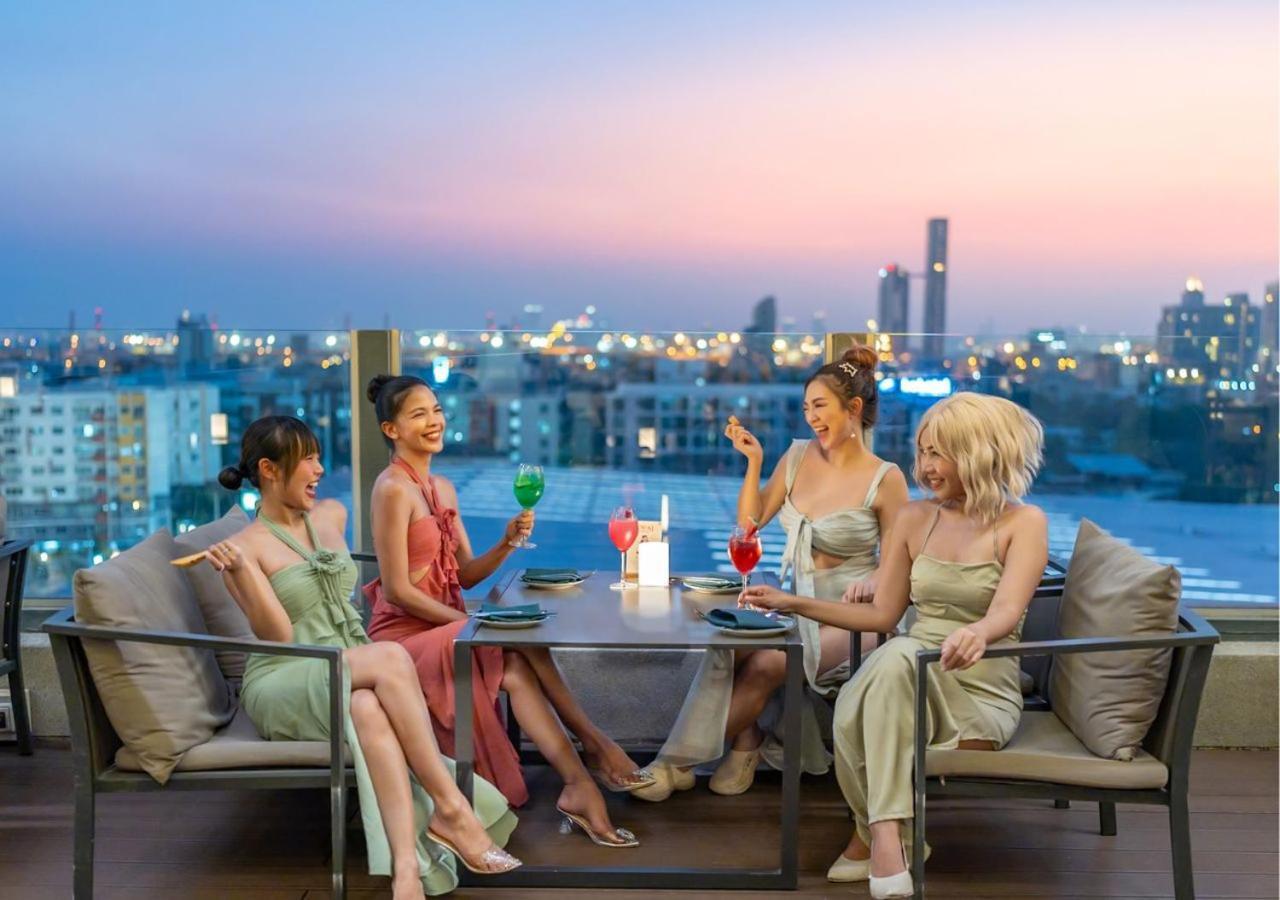 Avani Sukhumvit Bangkok Hotel Екстер'єр фото Skyline Bar